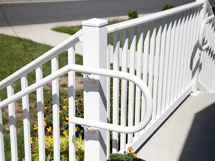ADA-vy1 Photo of vinyl deck railing