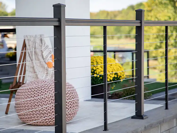 Avalon5-3 Photo of Avalon Aluminum Deck Railing